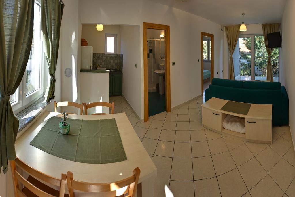 Vis A Vis Apartments Baska  Phòng bức ảnh