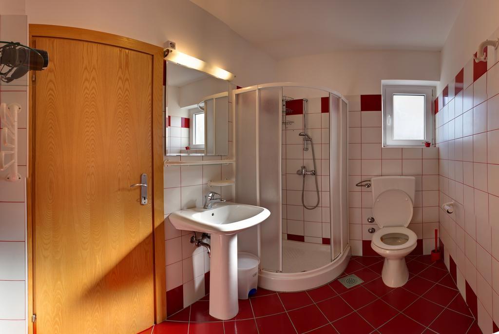 Vis A Vis Apartments Baska  Ngoại thất bức ảnh